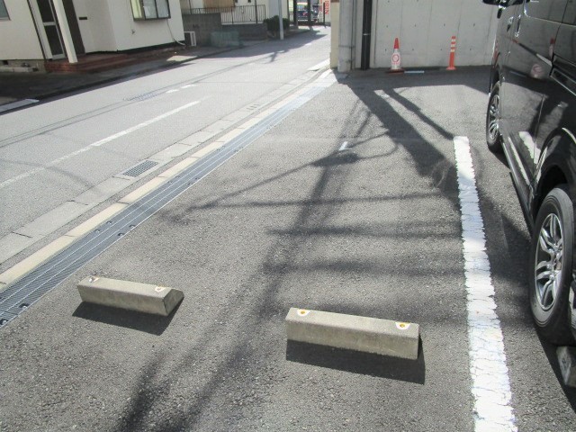 【町田市原町田のマンションの駐車場】