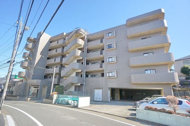 横浜市緑区いぶき野のマンションの建物外観