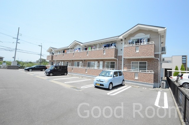 小松島市金磯町のアパートの建物外観