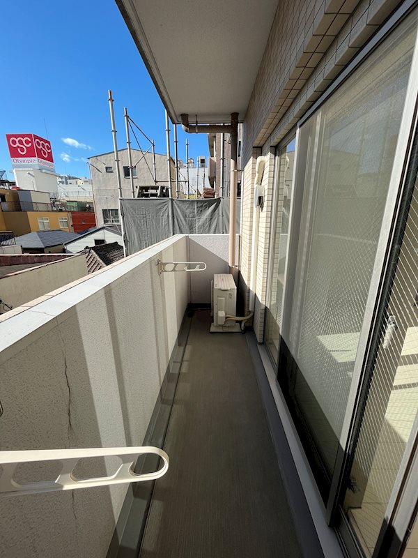 バルコニー　バルコニーからの眺めを楽しみながら食事をしませんか