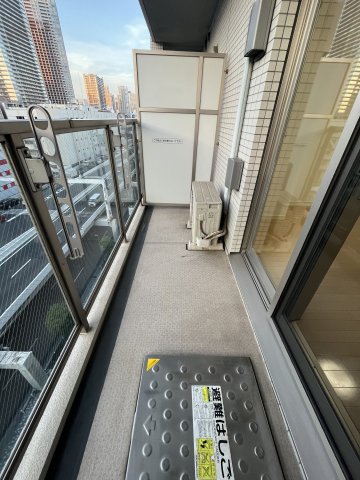 バルコニー　開放的で明るい空間を演出してくれるバルコニーです