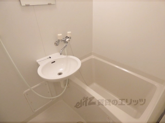 バス・シャワールーム　バス