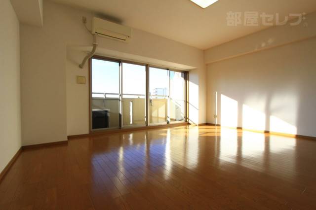 居室・リビング　６０１号室