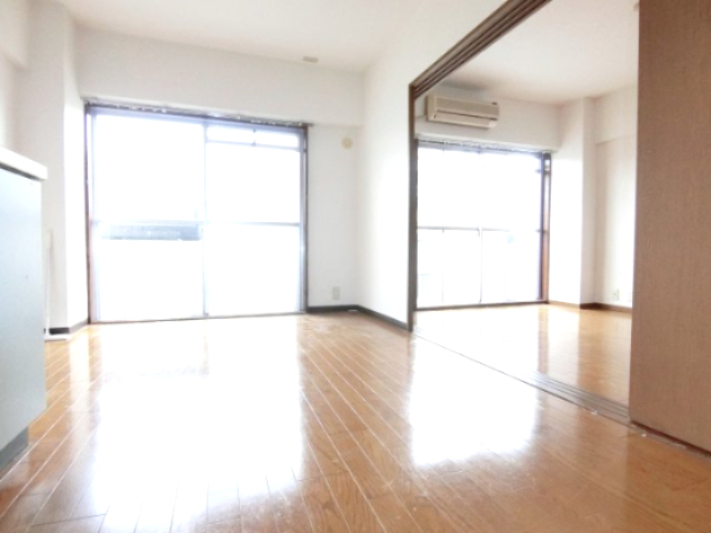 居室・リビング　詳細は、RISUMO江坂本店→06-6155-7137まで♪