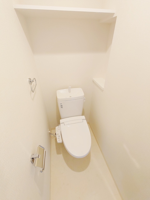 トイレ　暖房便座付きシャワートイレ