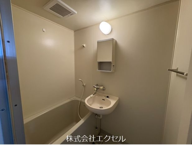 バス・シャワールーム　お風呂トイレ別です。