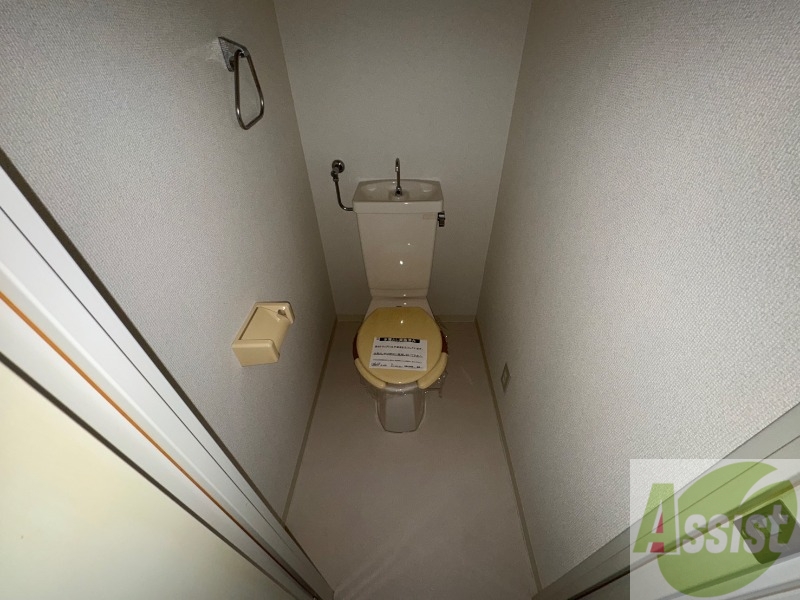 トイレ　こちらはトイレです。清潔感があり、安心して使用できます。