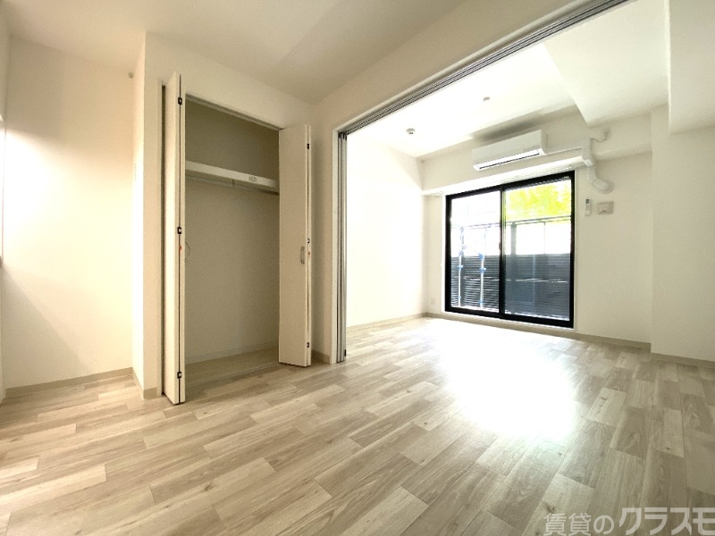 居室・リビング　２部屋続きで開放感あります！