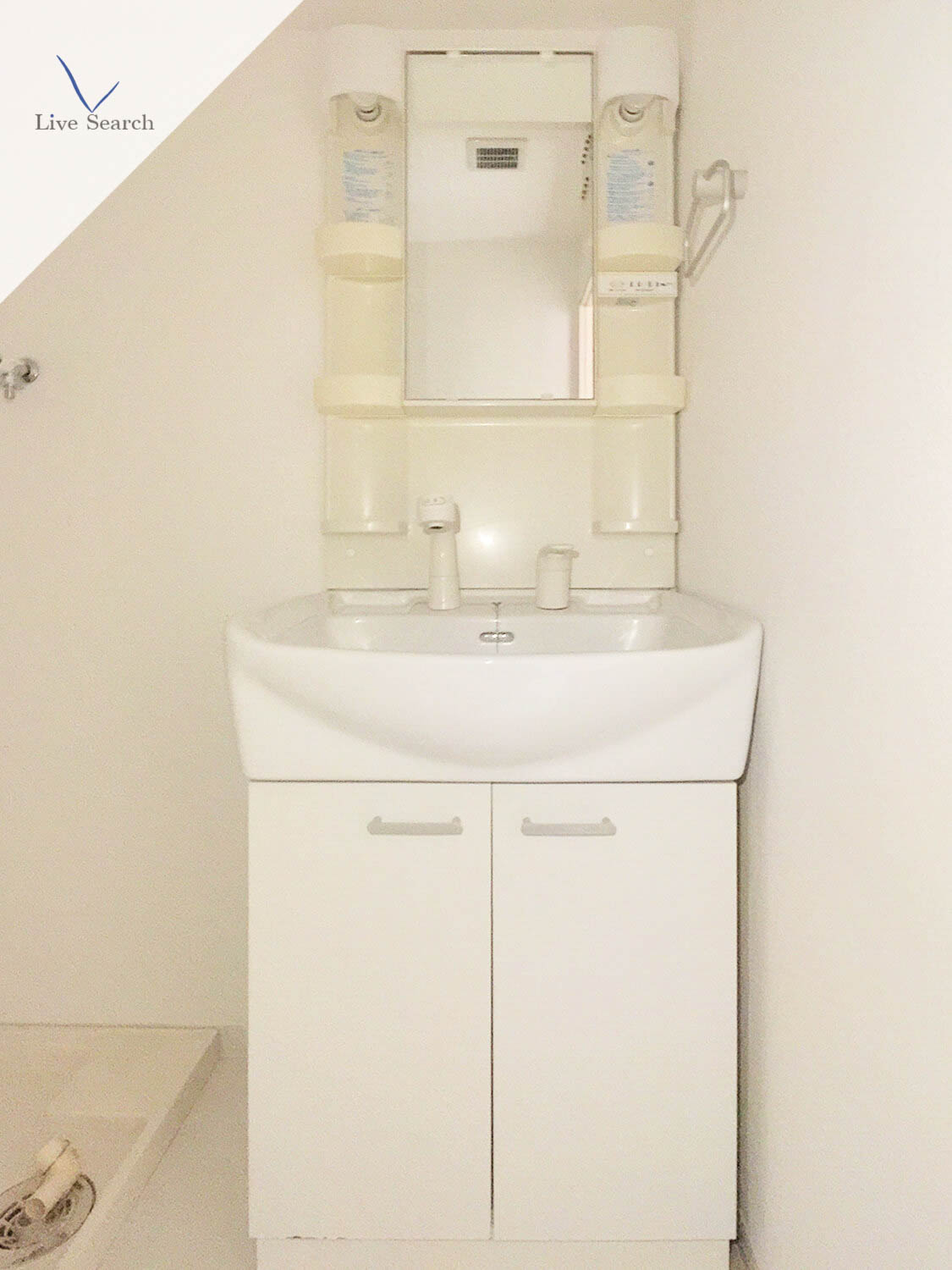 洗面設備　使いやすい独立洗面台です