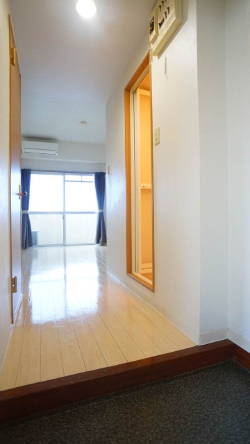 玄関　ご内見可能です！お問い合わせお待ちしております！