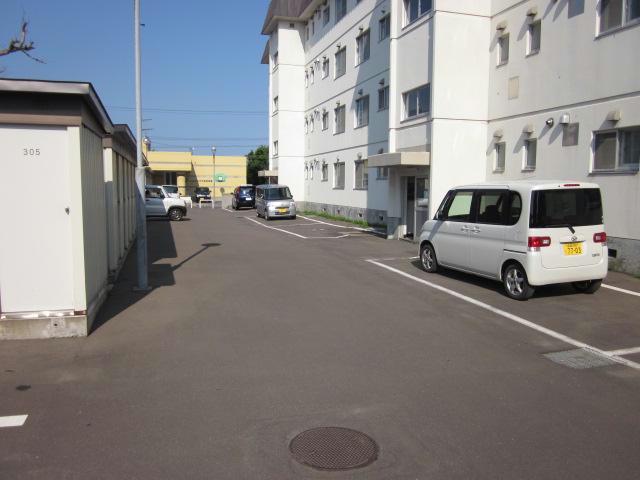 駐車場　駐車場