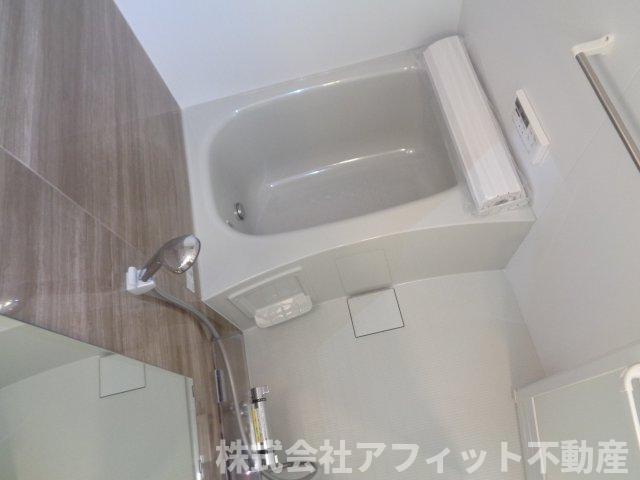 バス・シャワールーム　追い焚き機能付き