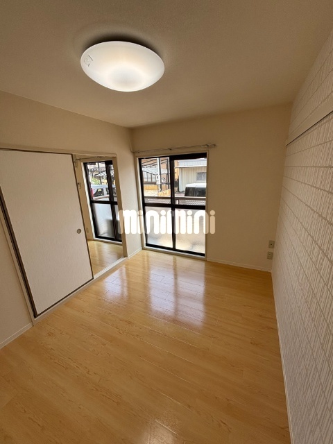 居室・リビング　５．４帖洋室