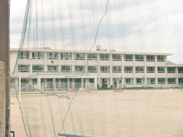 中学校　川辺町立川辺中学校（中学校）まで983m