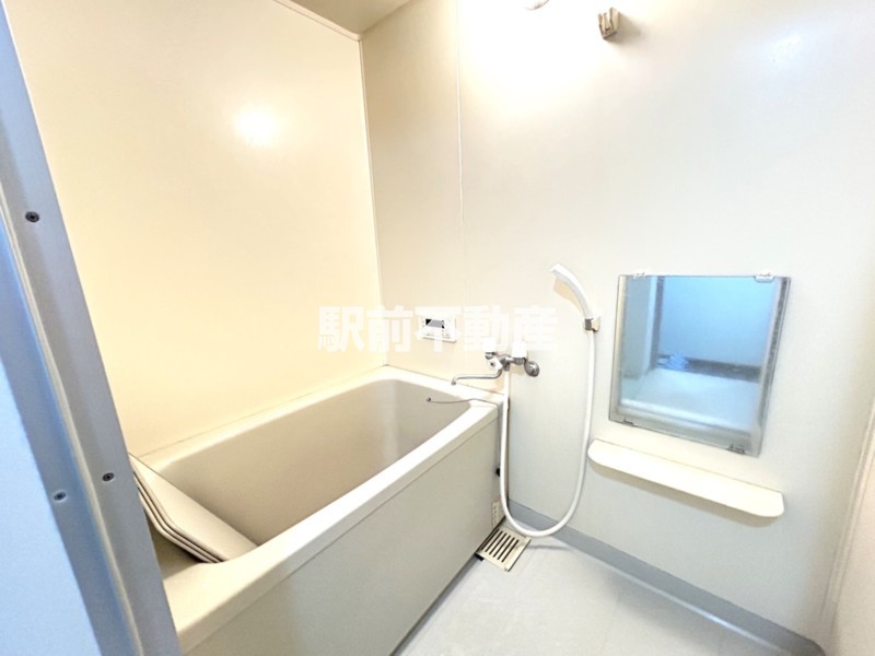 バス・シャワールーム　追い焚き機能付☆