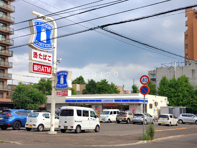 コンビニ　ローソン札幌南6条西二十丁目店（コンビニ）まで62m