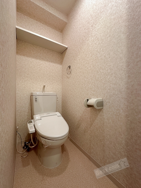 トイレ　温水洗浄便座付き♪