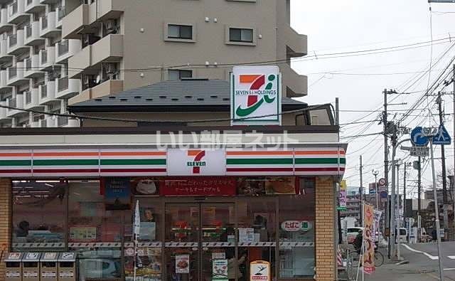 コンビニ　セブンイレブン 盛岡南大通3丁目店（コンビニ）まで766m