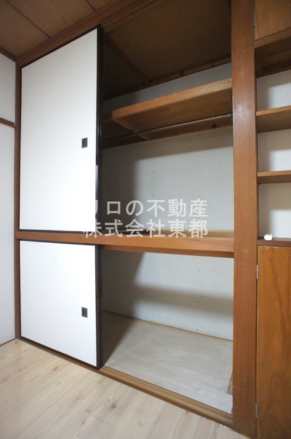 収納　奥行のある収納付です！増えがちな荷物をスッキリ収納できます！