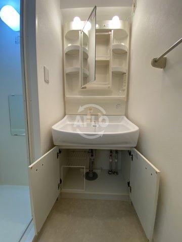 洗面設備　アーデンタワー靭公園　独立洗面台