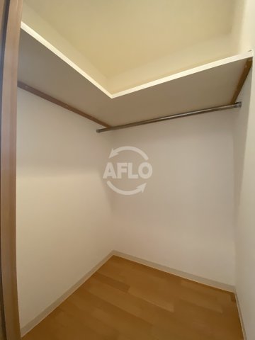 収納　アーデンタワー靭公園　ウォークインクローゼット