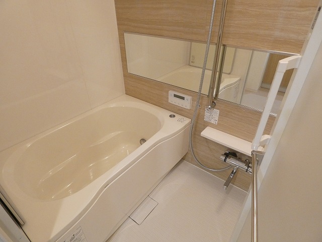 バス・シャワールーム　バス※別部屋参考写真