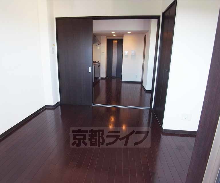 居室・リビング　寝食分けられる１ＤＫです