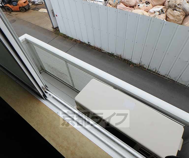 バルコニー　室外機置き場です。