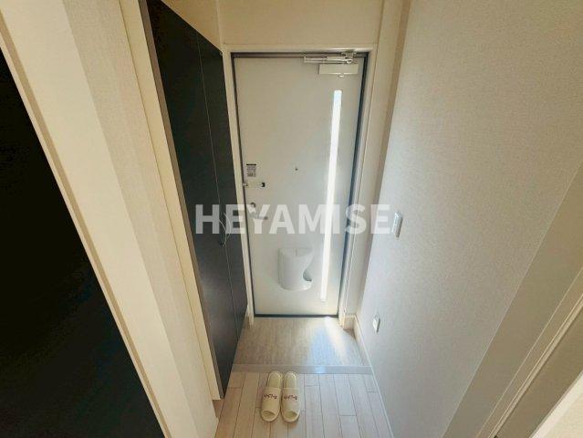 玄関　※同物件反転タイプの写真でございます※現況を優先します※