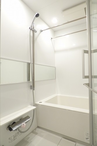 バス・シャワールーム　浴室乾燥機付き