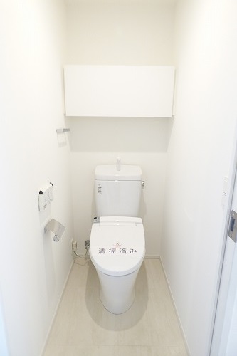 トイレ　温水洗浄便座付き