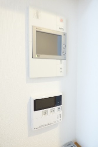 セキュリティ　来客時も安心のTVモニター付きインターホン