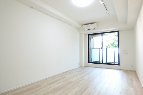 居室・リビング　10.9帖の洋室