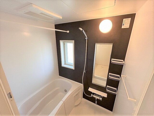 バス・シャワールーム　※反転タイプの間取り