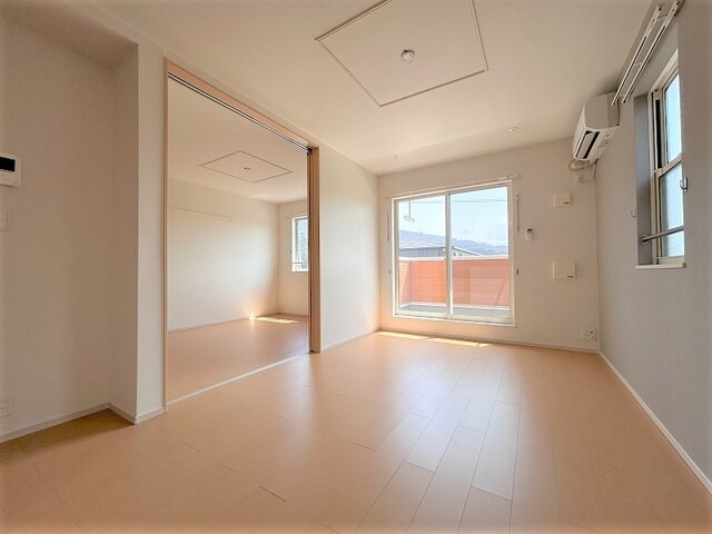 居室・リビング　※反転タイプの間取り