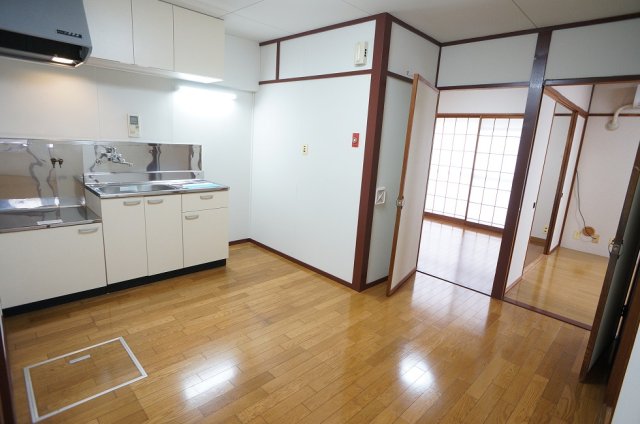 居室・リビング　広々としたダイニングキッチン