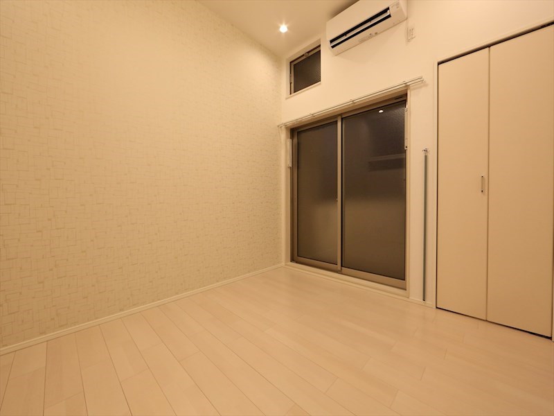 バルコニー　洋室6.2帖　ロフト6.4帖（収納にも寝室にも使えます）