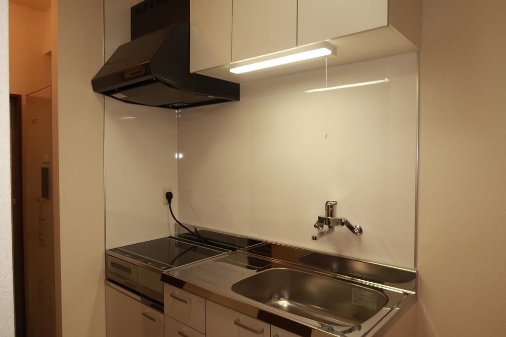 キッチン　グリル付き２口IHクッキングヒーターも備え付けです。