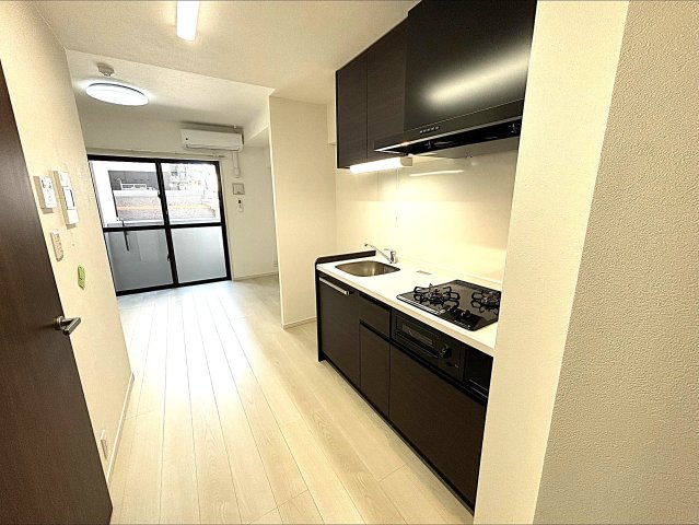 キッチン　※別号室の写真となります。イメージ、現状優先。