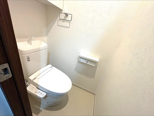 トイレ　※別号室の写真となります。イメージ、現状優先。