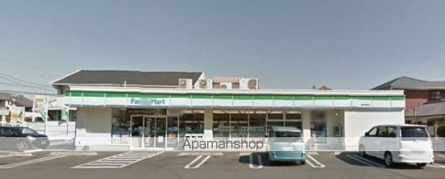コンビニ　ファミリーマート（コンビニ）まで847m