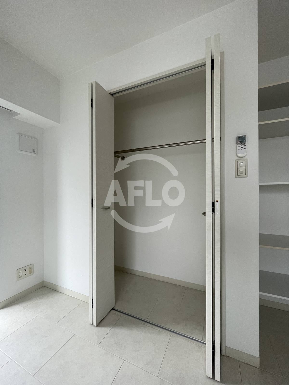 収納　アーデン土佐堀　クローゼット