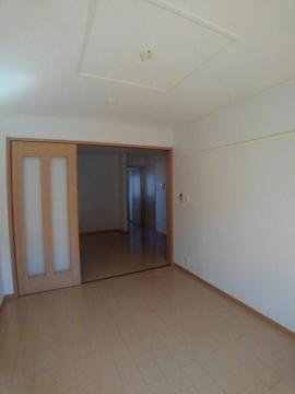 居室・リビング　室内