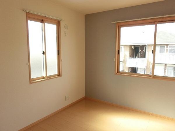 その他部屋・スペース　明るい洋室！