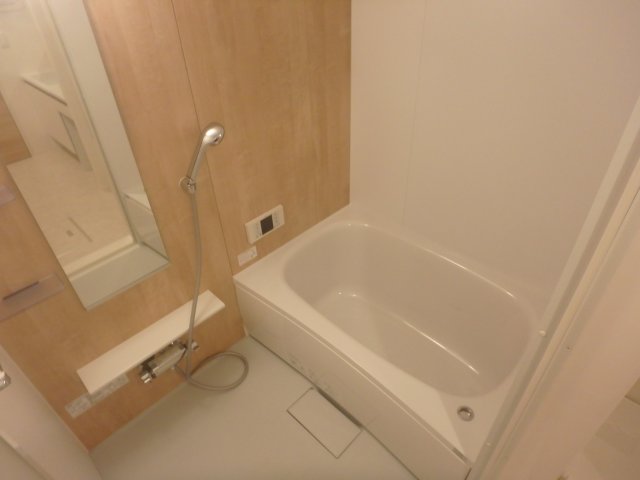 バス・シャワールーム　ゆったり過ごせるお風呂です