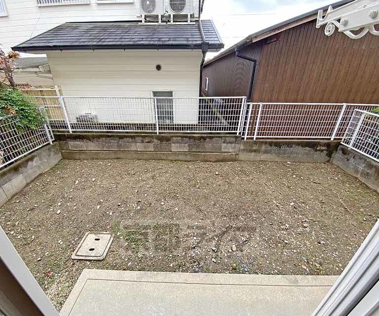 バルコニー　広々とした専用庭です。