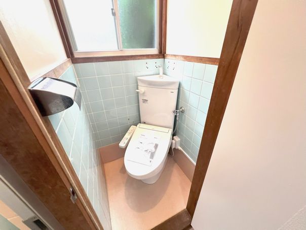 トイレ　温水洗浄便座