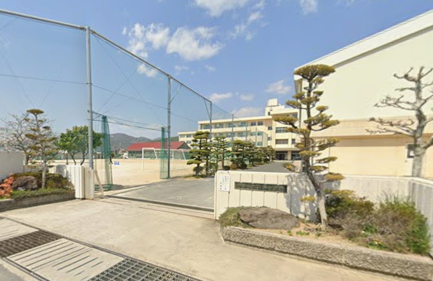 中学校　岡山市立高島中学校（中学校）まで1144m