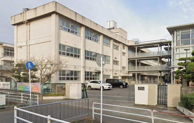 小学校　岡山市立高島小学校（小学校）まで609m