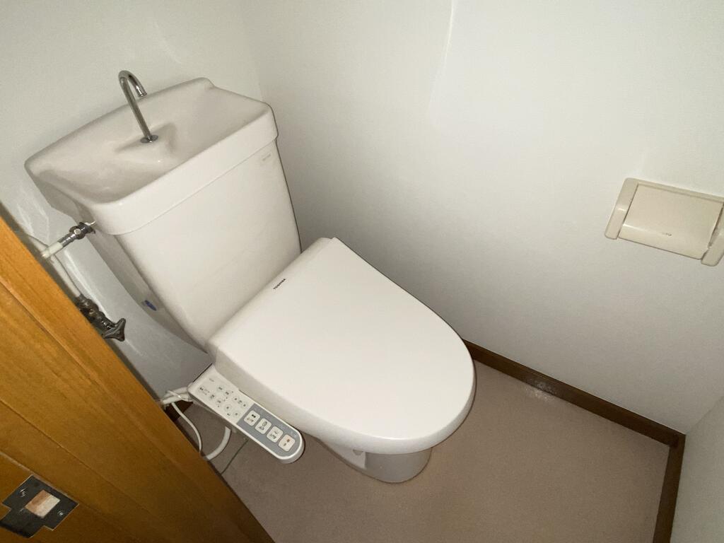 トイレ　シャワートイレ完備